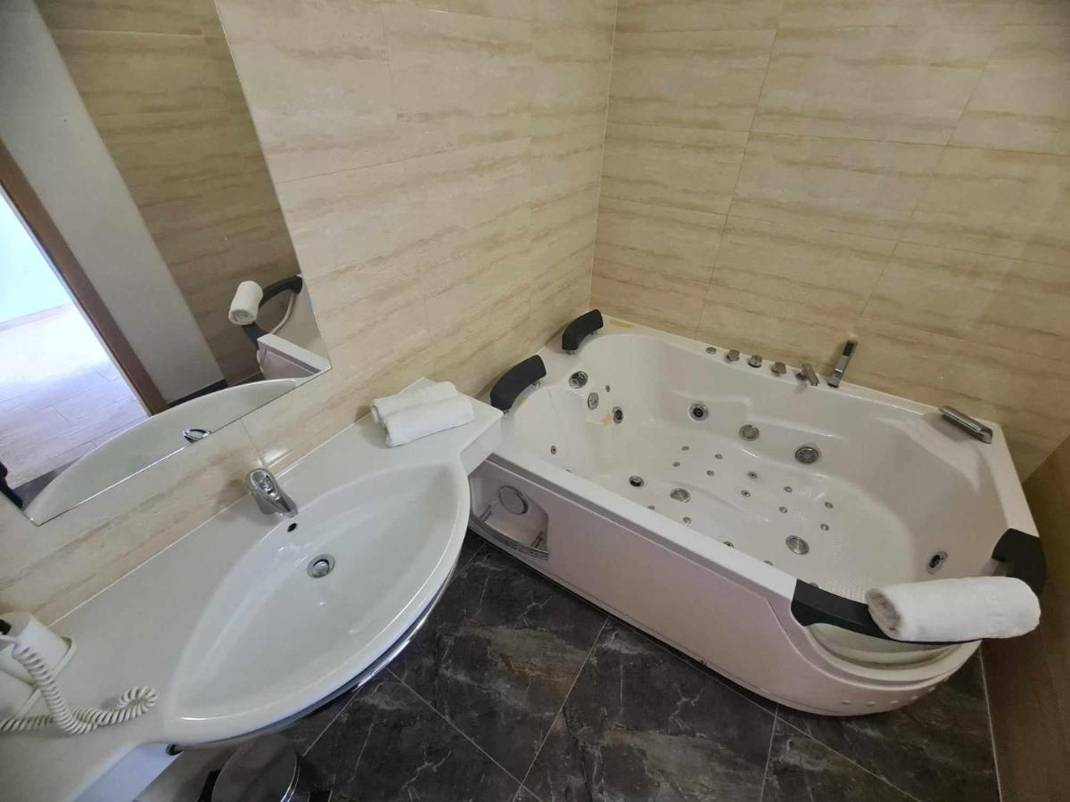 Hotel Lohovo Bihać Esterno foto